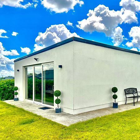 Kildare Luxury Suites Exterior photo