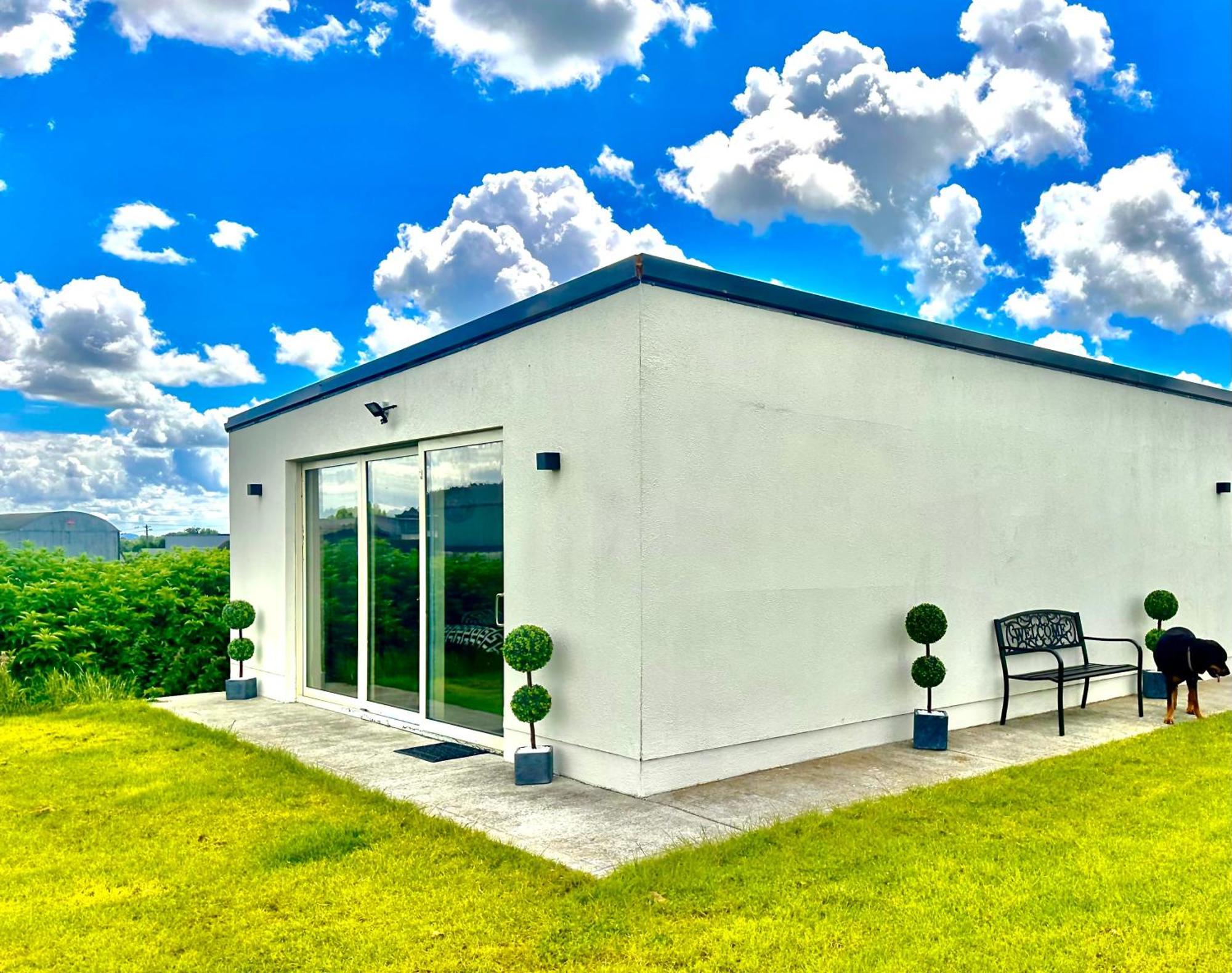 Kildare Luxury Suites Exterior photo